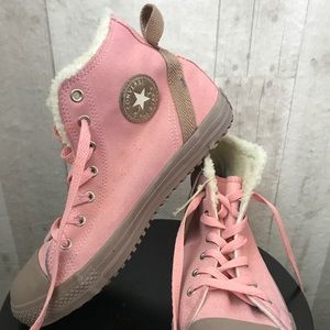 $20 New Cold Weather Converse Boots💥